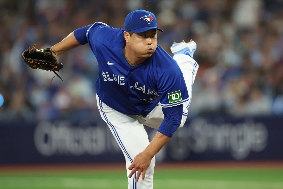 Hyun-Jin Ryu1