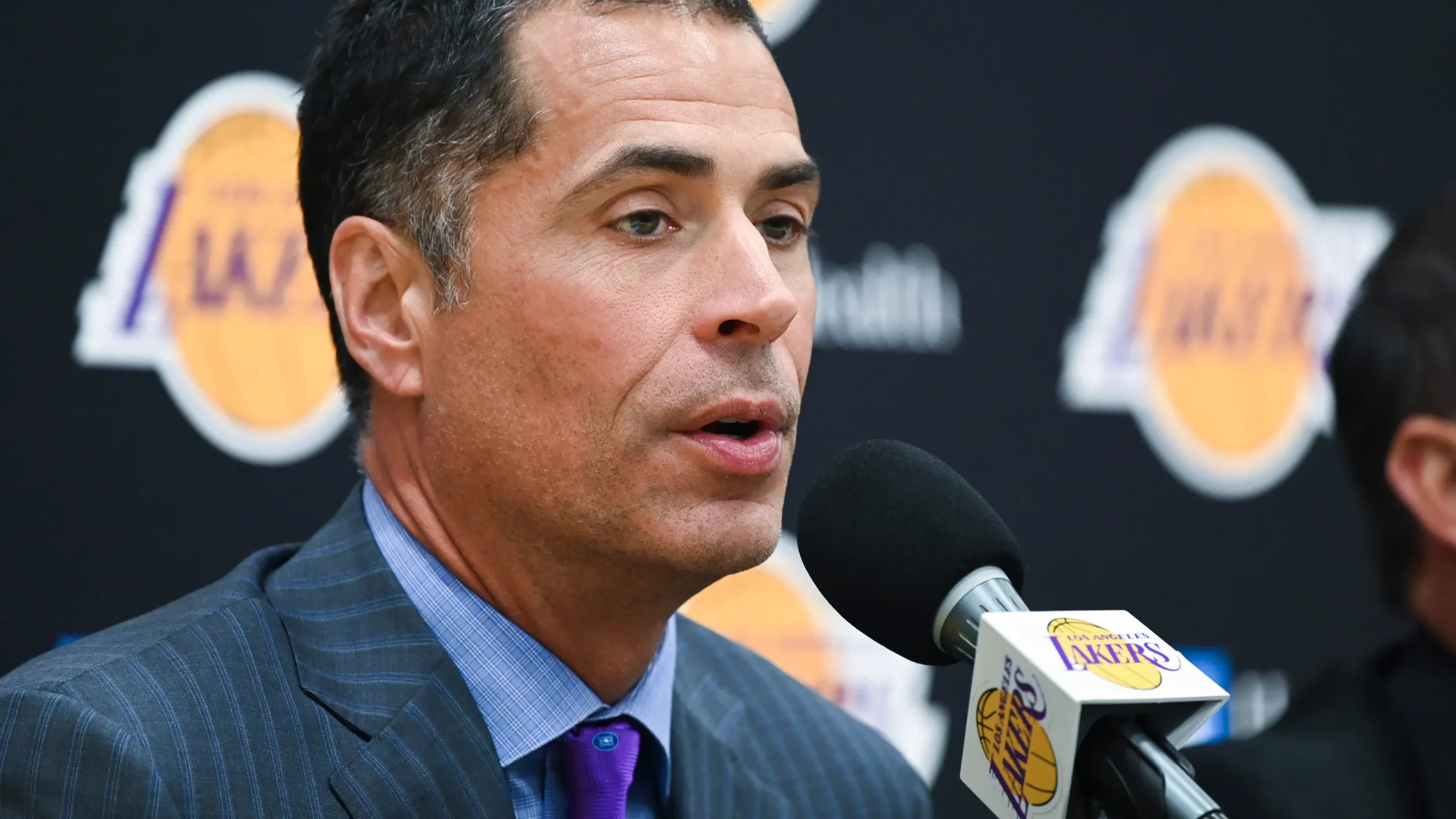 32472629-b945-4045-b01e-e47a7353aa55-rob_pelinka